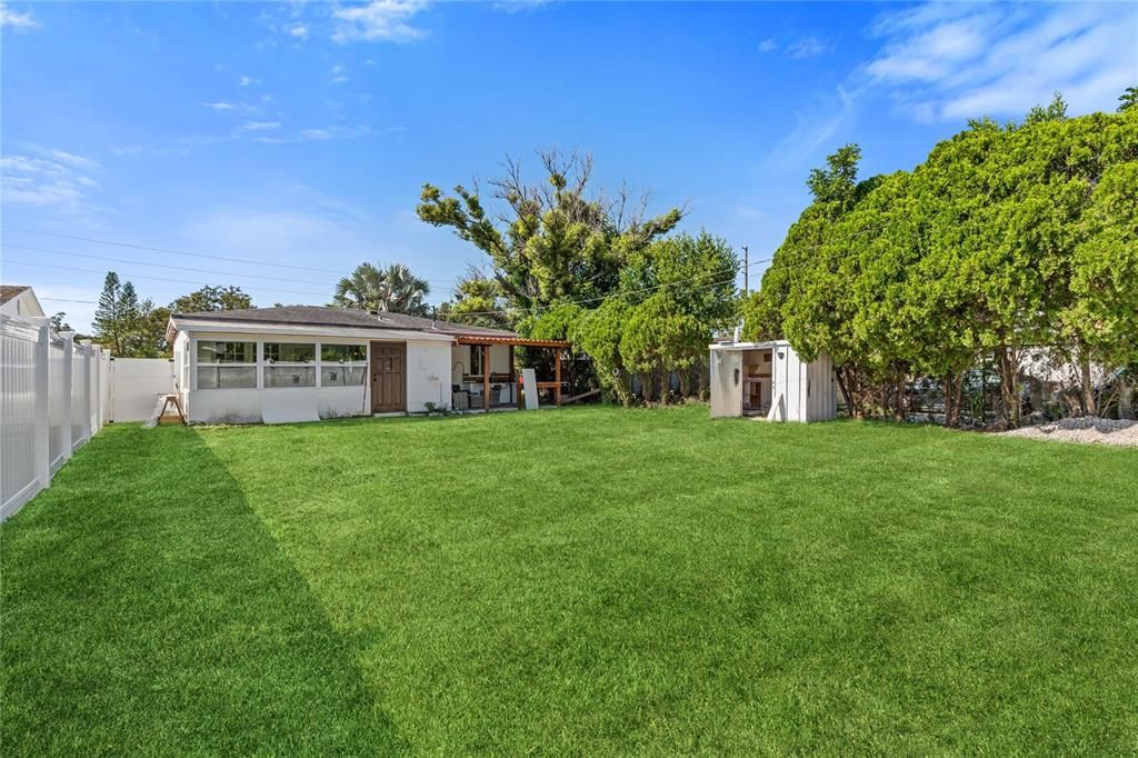 For Sale: $410,000 (3 beds, 2 baths, 1122 Square Feet)