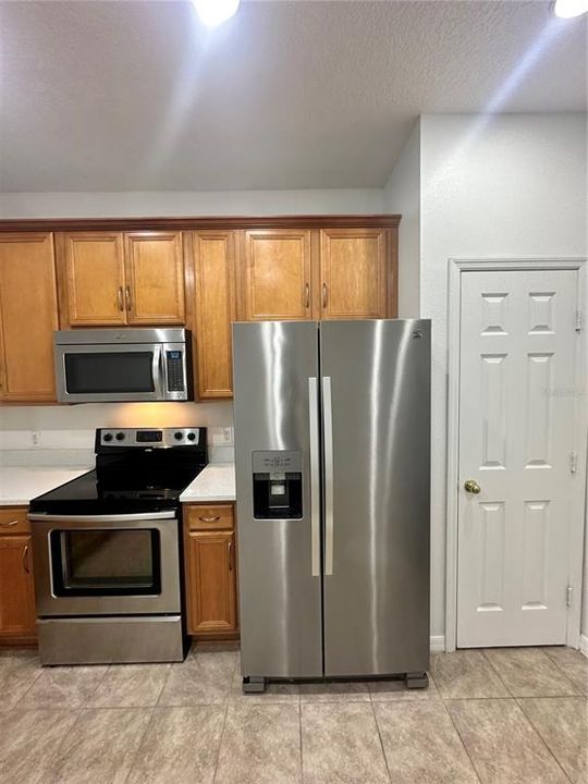 В аренду: $2,300 (3 спален, 3 ванн, 1392 Квадратных фут)