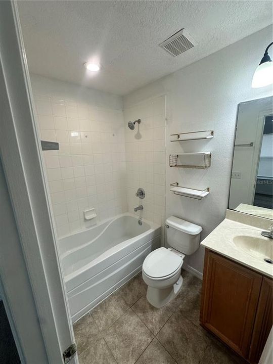 В аренду: $2,300 (3 спален, 3 ванн, 1392 Квадратных фут)