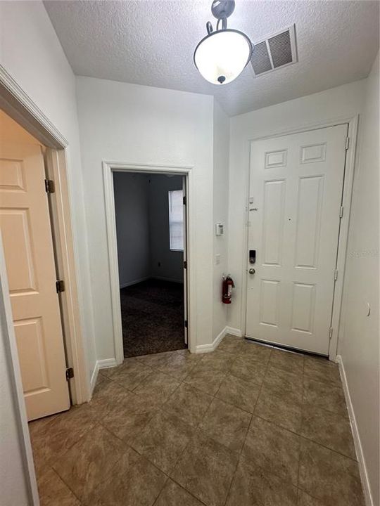 В аренду: $2,300 (3 спален, 3 ванн, 1392 Квадратных фут)