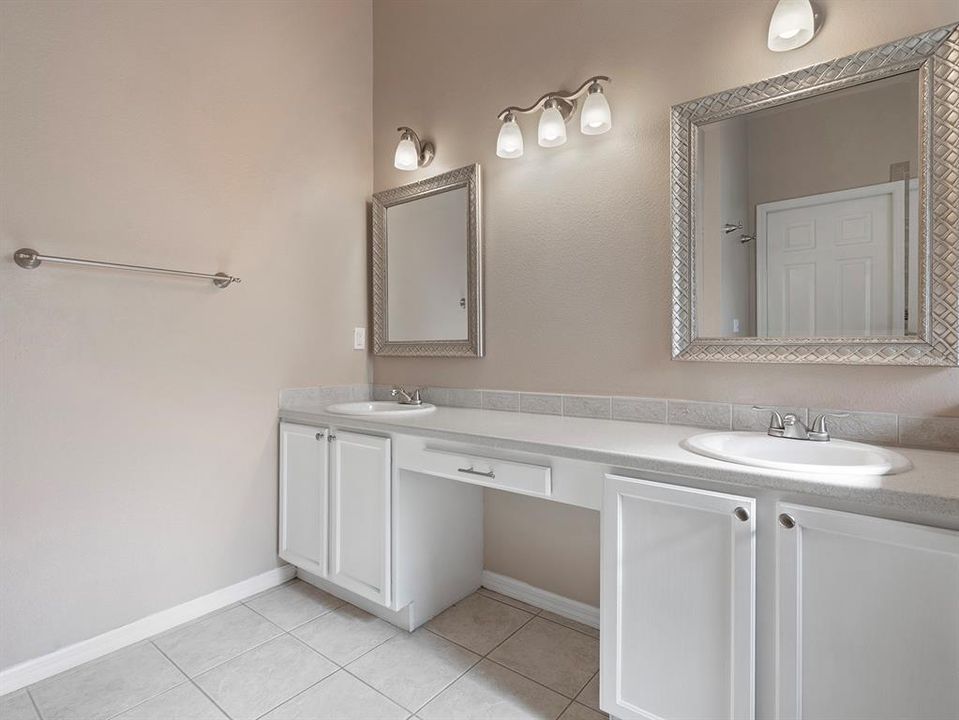 En Venta: $425,000 (4 camas, 2 baños, 1789 Pies cuadrados)