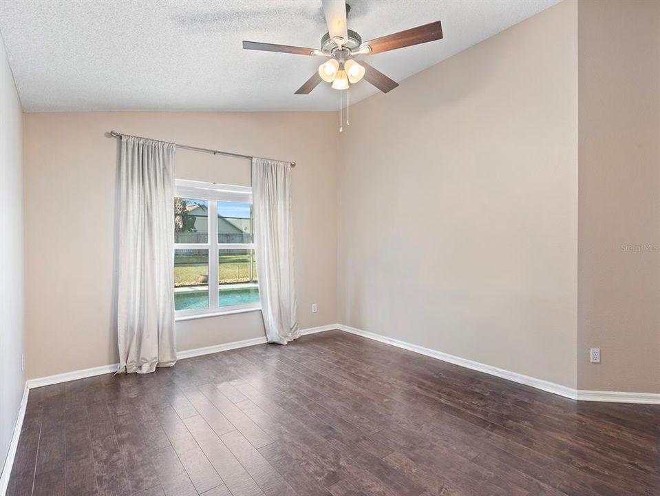 En Venta: $425,000 (4 camas, 2 baños, 1789 Pies cuadrados)