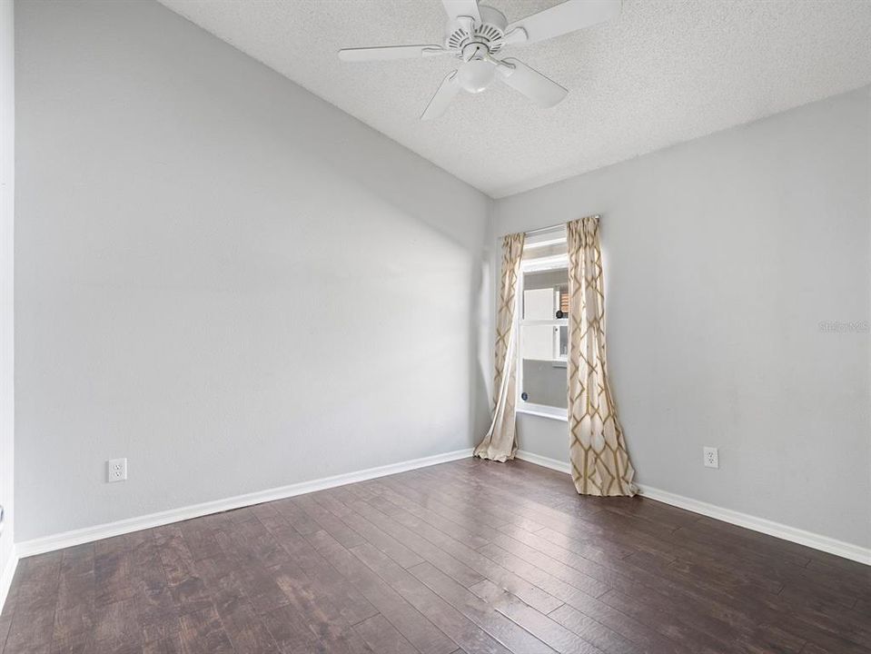 En Venta: $425,000 (4 camas, 2 baños, 1789 Pies cuadrados)