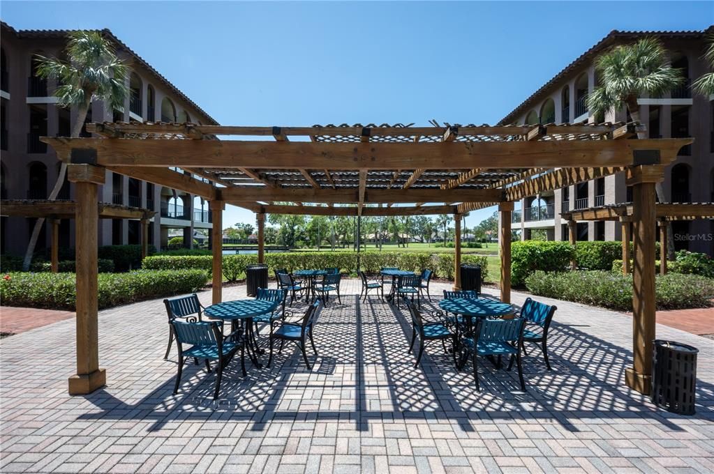 For Sale: $359,900 (2 beds, 2 baths, 1160 Square Feet)