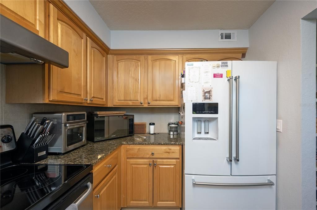 For Sale: $359,900 (2 beds, 2 baths, 1160 Square Feet)