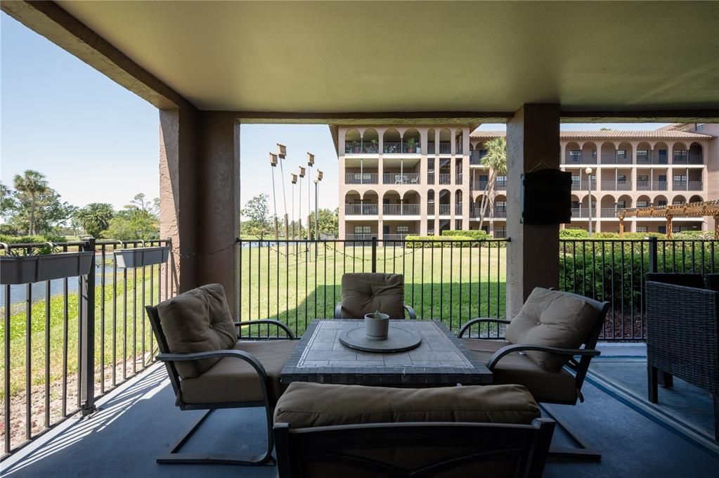 For Sale: $359,900 (2 beds, 2 baths, 1160 Square Feet)