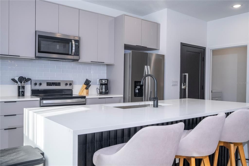 На продажу: $595,000 (5 спален, 4 ванн, 2133 Квадратных фут)