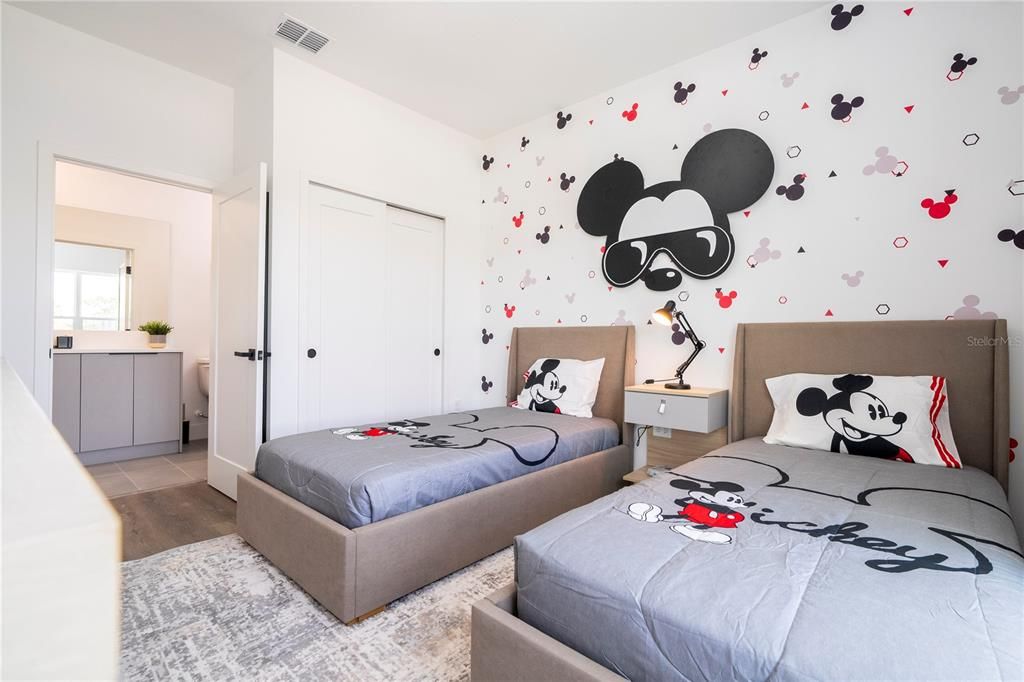 На продажу: $595,000 (5 спален, 4 ванн, 2133 Квадратных фут)