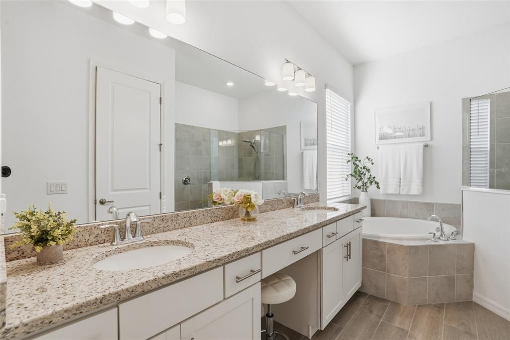 待售: $549,000 (3 贝兹, 2 浴室, 2046 平方英尺)