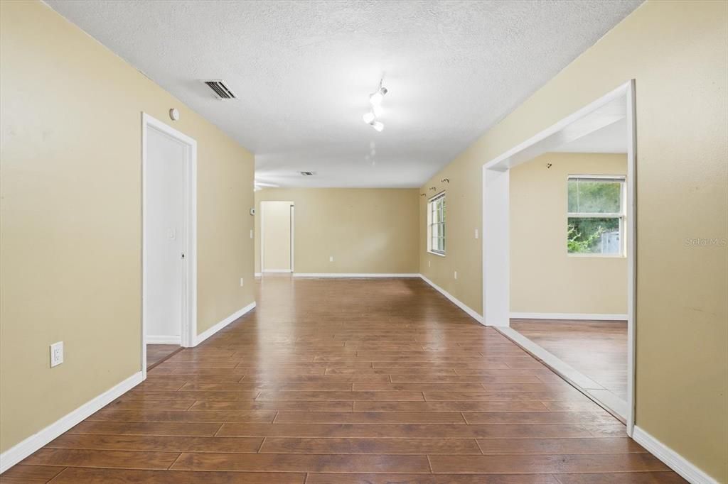 En Venta: $234,900 (3 camas, 2 baños, 1698 Pies cuadrados)