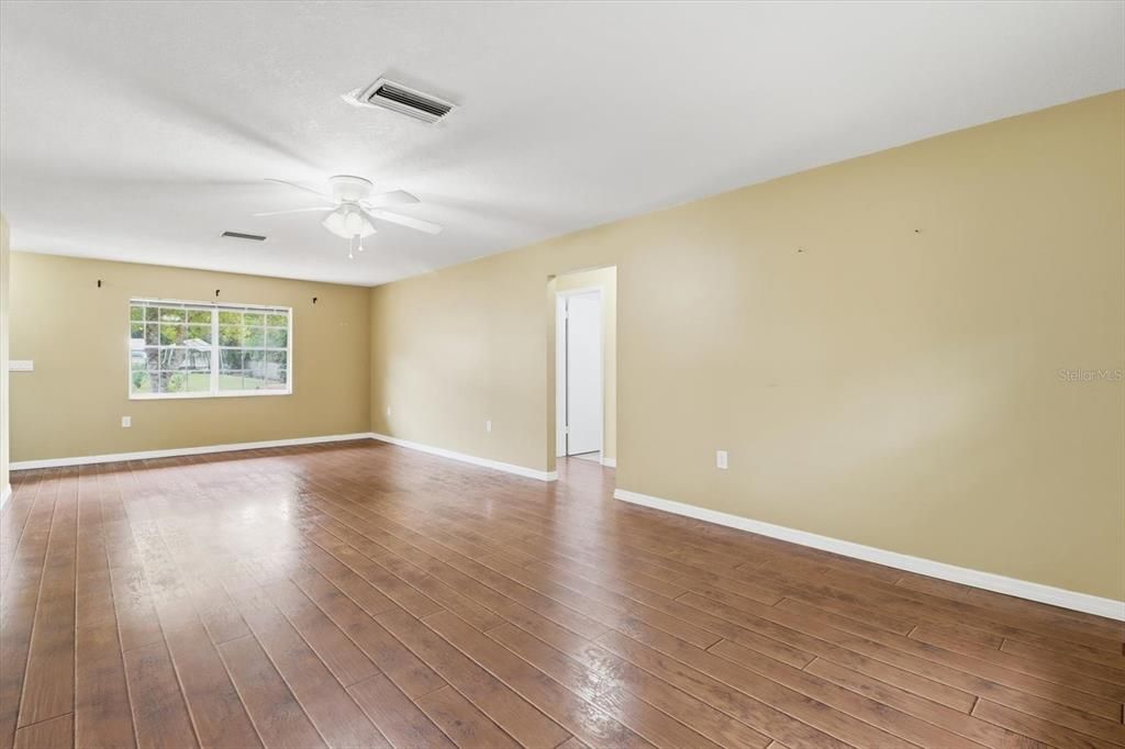 En Venta: $234,900 (3 camas, 2 baños, 1698 Pies cuadrados)