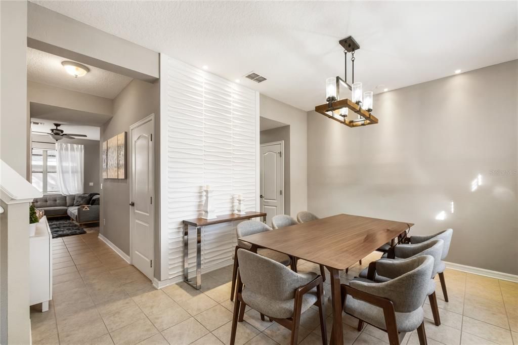 En Venta: $399,900 (3 camas, 2 baños, 1428 Pies cuadrados)