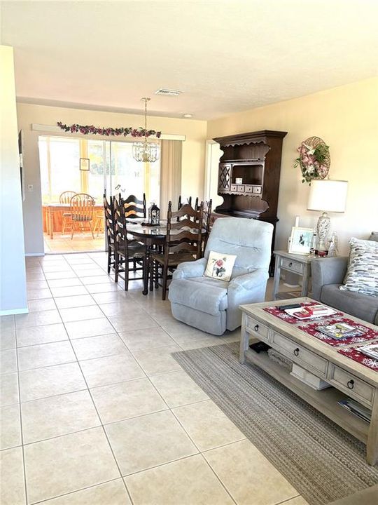 En Venta: $399,950 (2 camas, 2 baños, 1259 Pies cuadrados)