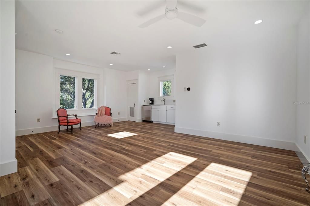 En Venta: $2,399,000 (5 camas, 4 baños, 4152 Pies cuadrados)