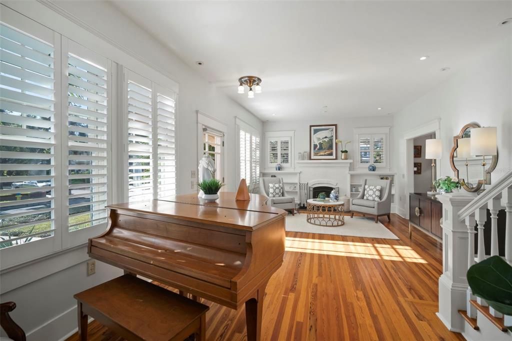 En Venta: $2,399,000 (5 camas, 4 baños, 4152 Pies cuadrados)