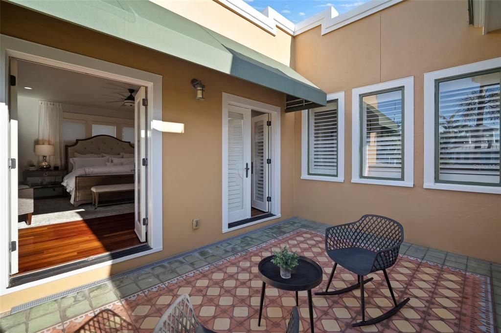 En Venta: $2,399,000 (5 camas, 4 baños, 4152 Pies cuadrados)