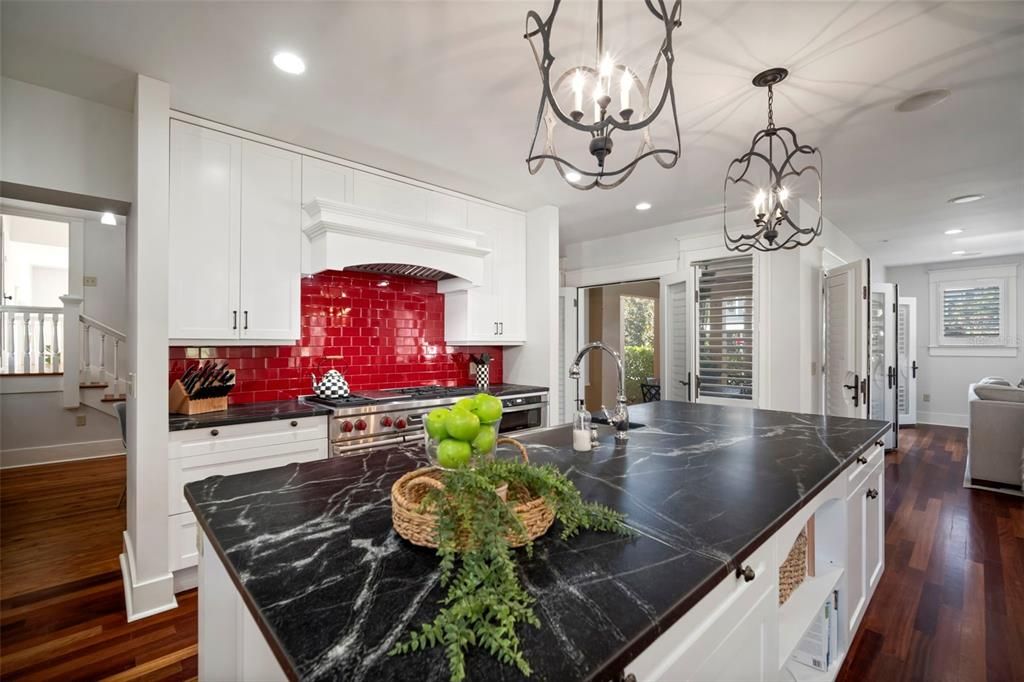 En Venta: $2,399,000 (5 camas, 4 baños, 4152 Pies cuadrados)