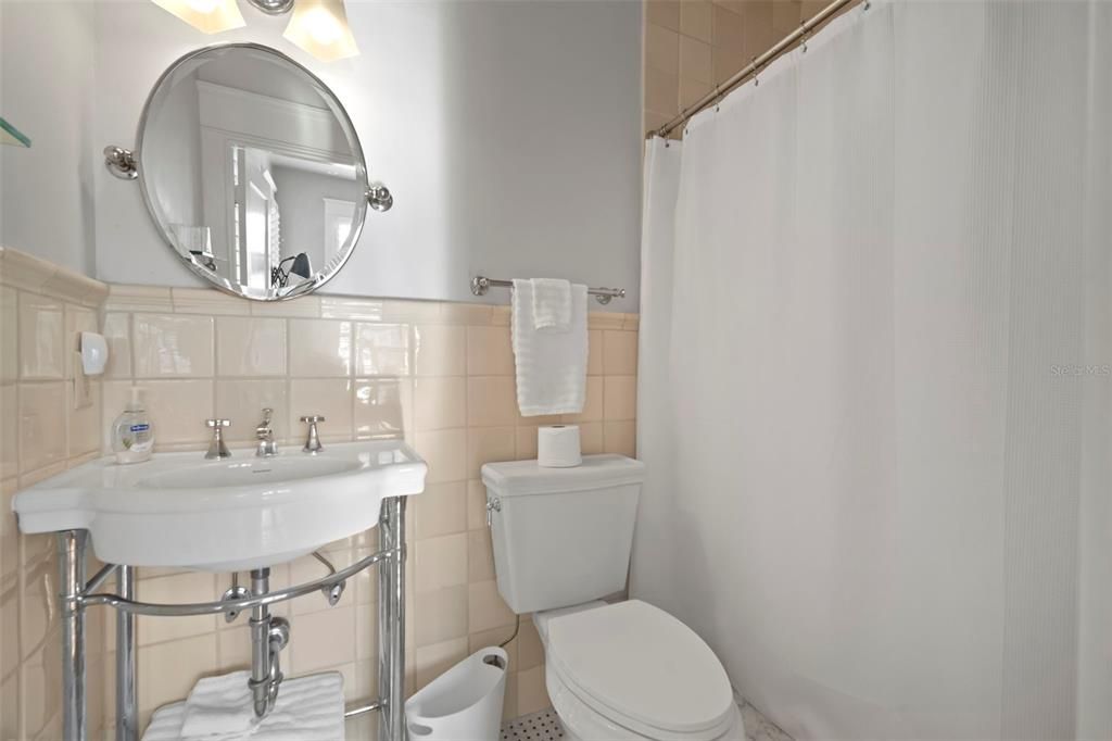 En Venta: $2,399,000 (5 camas, 4 baños, 4152 Pies cuadrados)