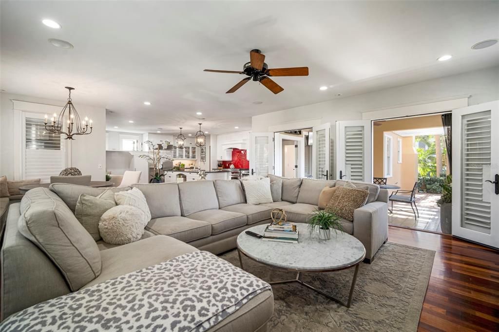 En Venta: $2,399,000 (5 camas, 4 baños, 4152 Pies cuadrados)