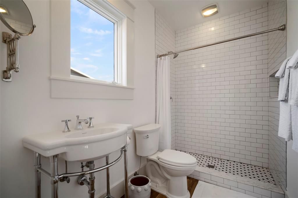 En Venta: $2,399,000 (5 camas, 4 baños, 4152 Pies cuadrados)