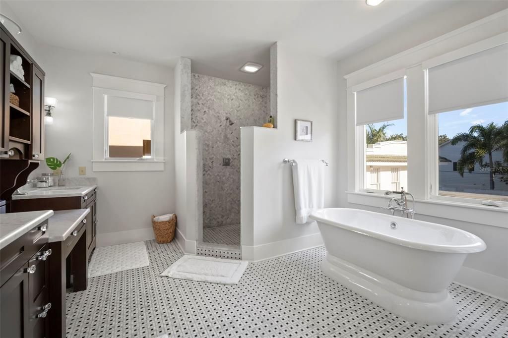 En Venta: $2,399,000 (5 camas, 4 baños, 4152 Pies cuadrados)