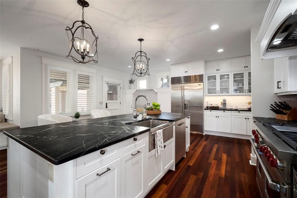 En Venta: $2,399,000 (5 camas, 4 baños, 4152 Pies cuadrados)