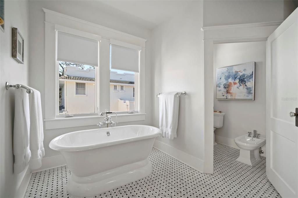 En Venta: $2,399,000 (5 camas, 4 baños, 4152 Pies cuadrados)