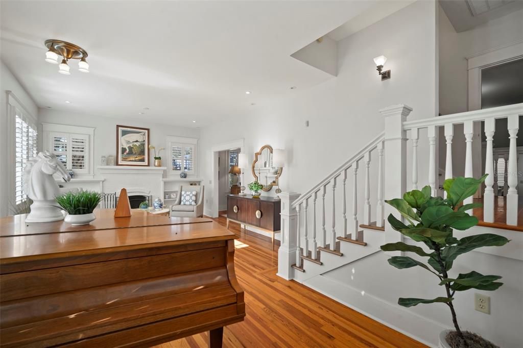 En Venta: $2,399,000 (5 camas, 4 baños, 4152 Pies cuadrados)