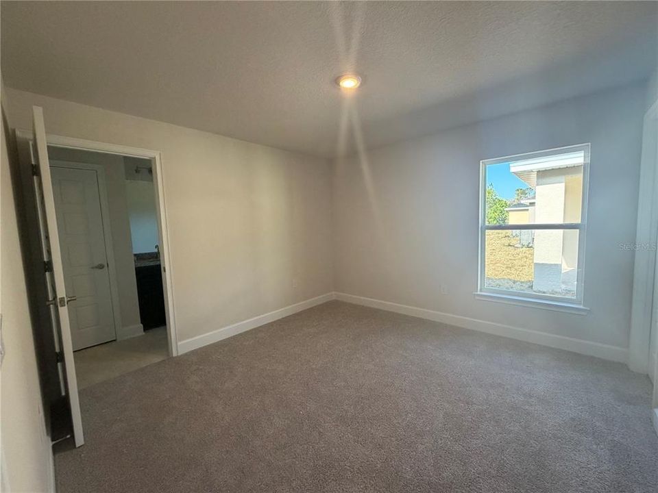 For Sale: $428,900 (4 beds, 3 baths, 2200 Square Feet)