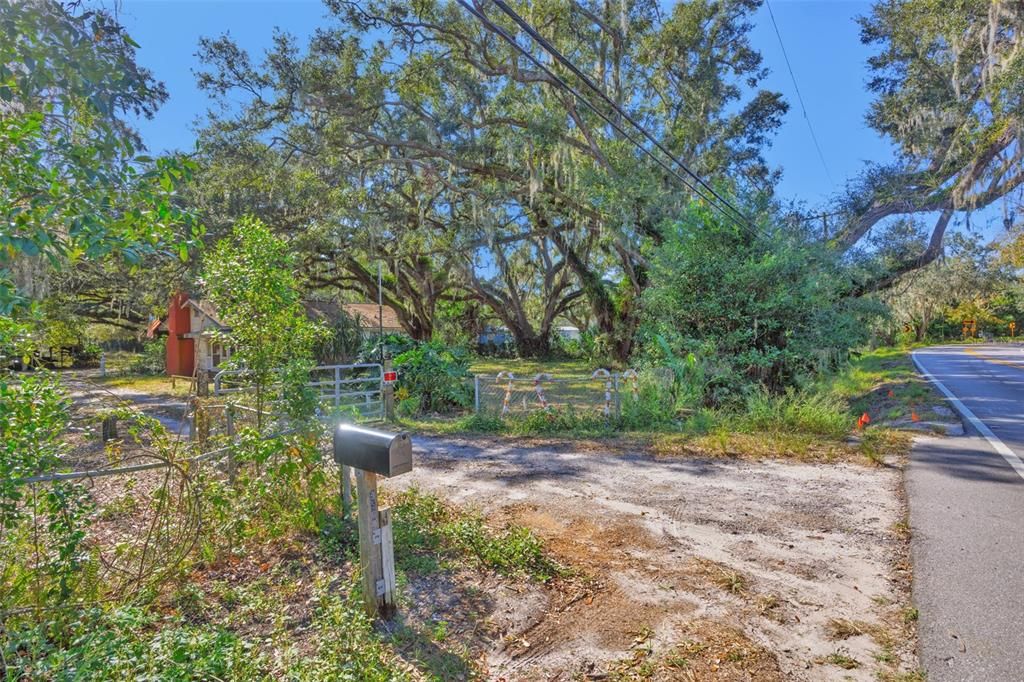 For Sale: $245,000 (2 beds, 1 baths, 1120 Square Feet)