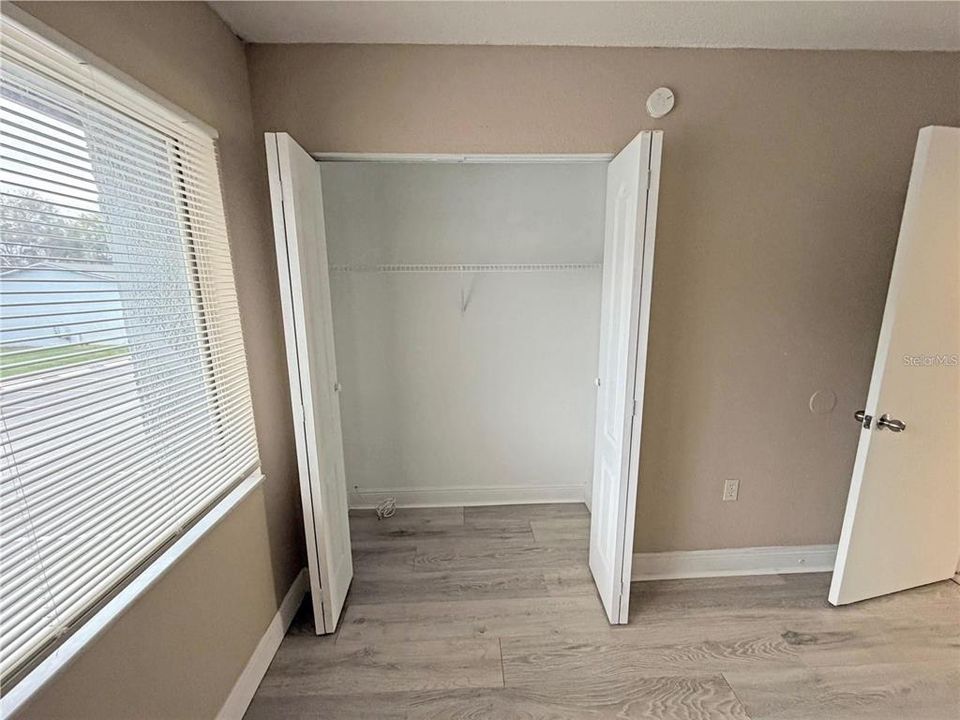 For Sale: $127,000 (2 beds, 2 baths, 976 Square Feet)