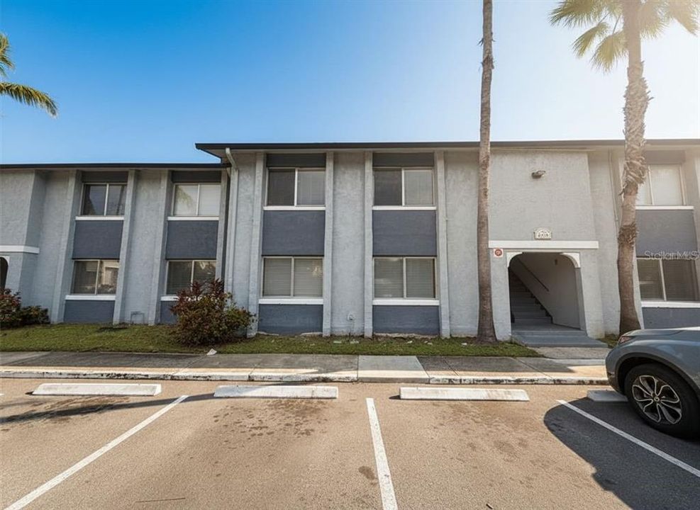 For Sale: $127,000 (2 beds, 2 baths, 976 Square Feet)