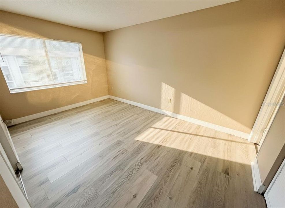 For Sale: $127,000 (2 beds, 2 baths, 976 Square Feet)