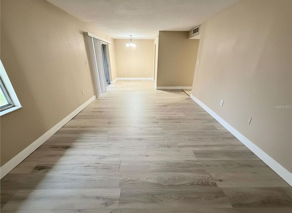 For Sale: $127,000 (2 beds, 2 baths, 976 Square Feet)