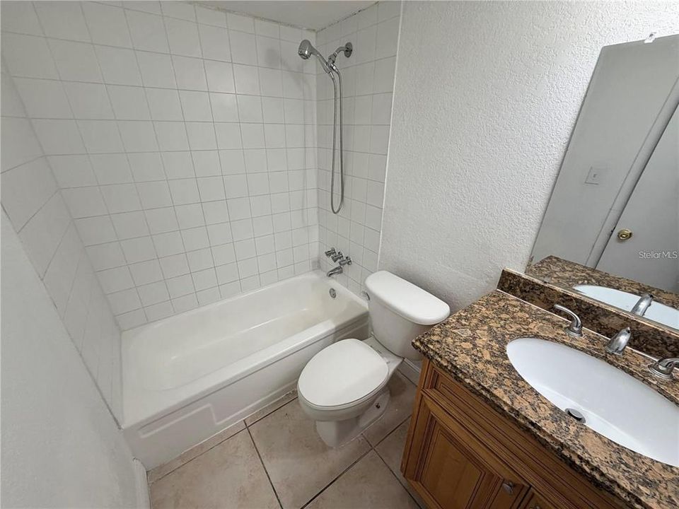 For Sale: $127,000 (2 beds, 2 baths, 976 Square Feet)