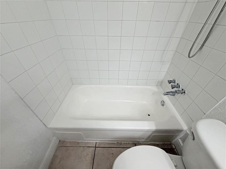 For Sale: $127,000 (2 beds, 2 baths, 976 Square Feet)