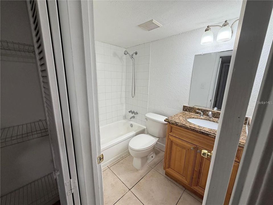 For Sale: $127,000 (2 beds, 2 baths, 976 Square Feet)