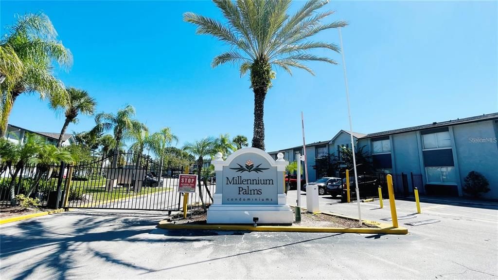 For Sale: $127,000 (2 beds, 2 baths, 976 Square Feet)