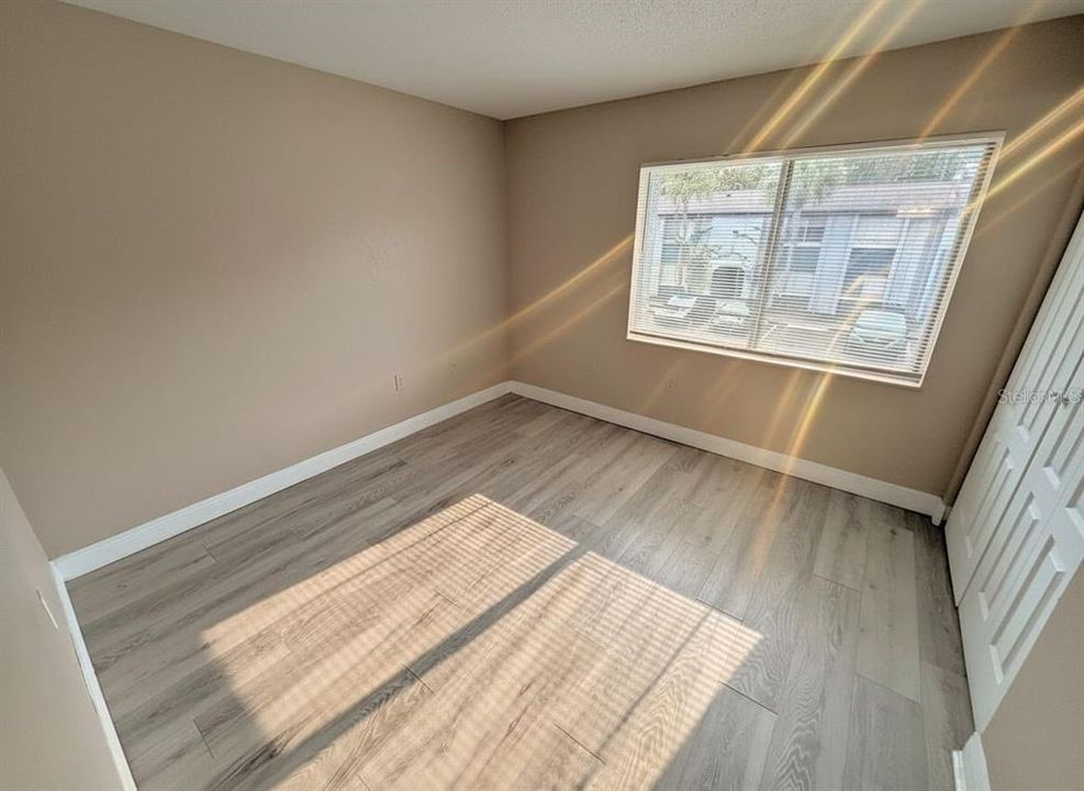 For Sale: $127,000 (2 beds, 2 baths, 976 Square Feet)