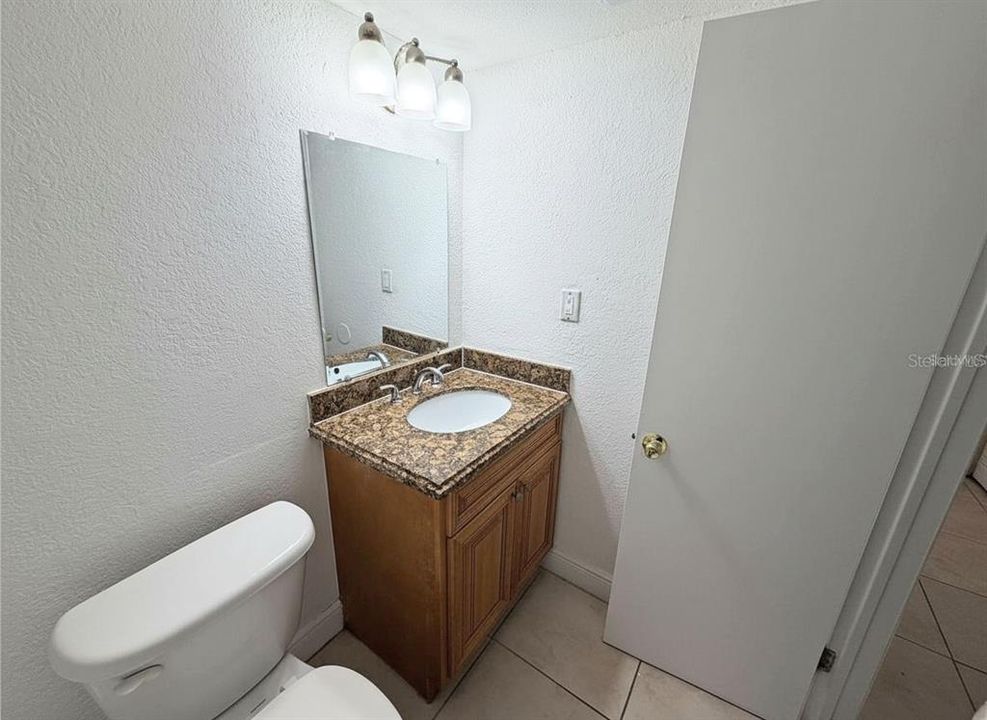 For Sale: $127,000 (2 beds, 2 baths, 976 Square Feet)