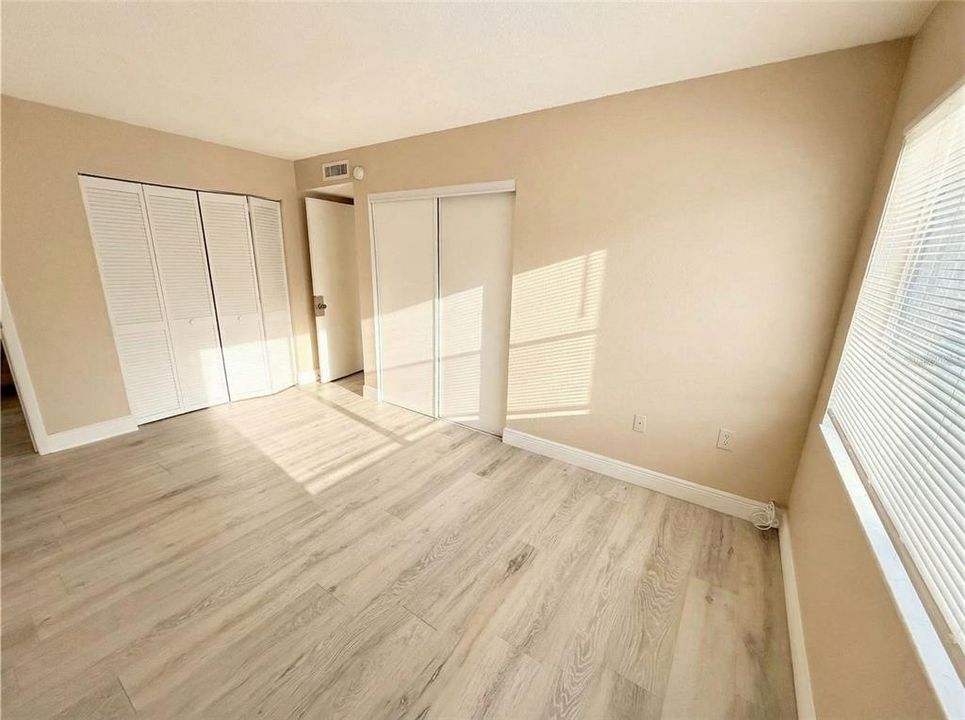 For Sale: $127,000 (2 beds, 2 baths, 976 Square Feet)