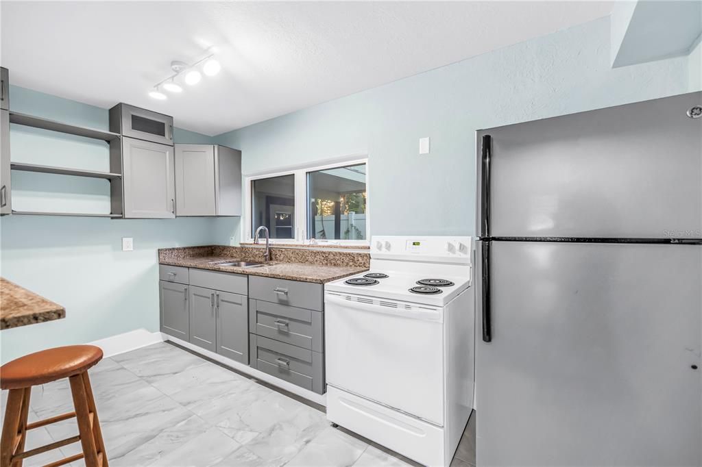 For Sale: $700,000 (5 beds, 0 baths, 1988 Square Feet)