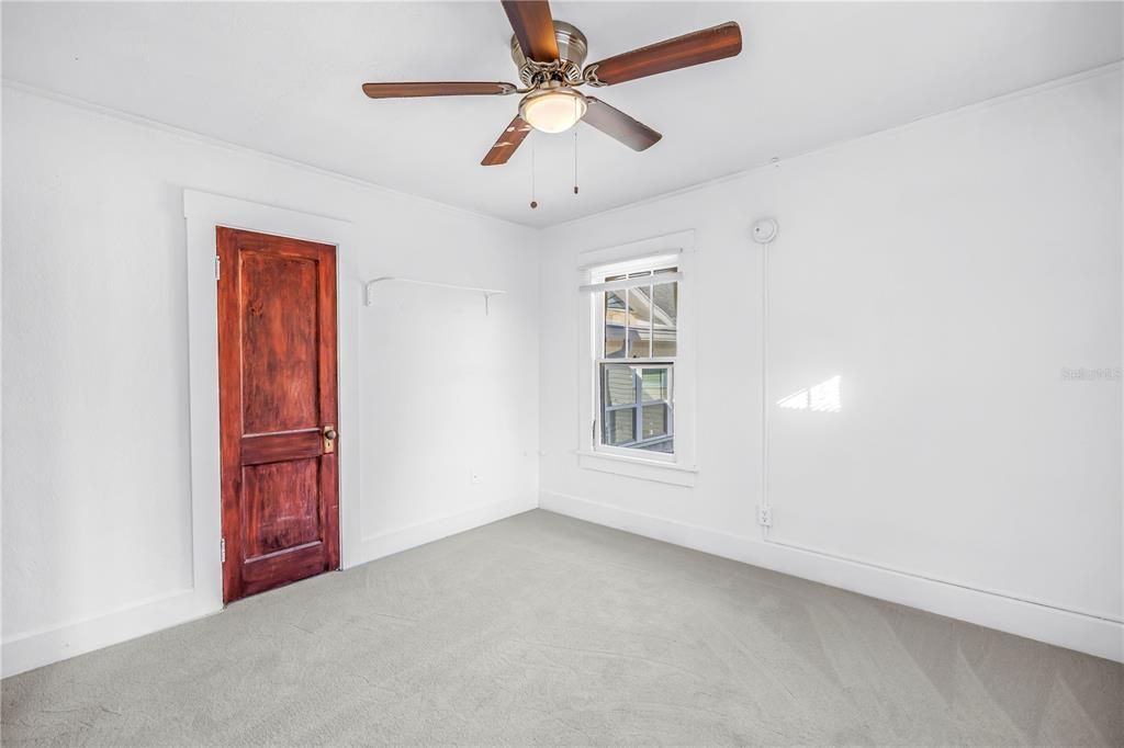 For Sale: $700,000 (5 beds, 0 baths, 1988 Square Feet)