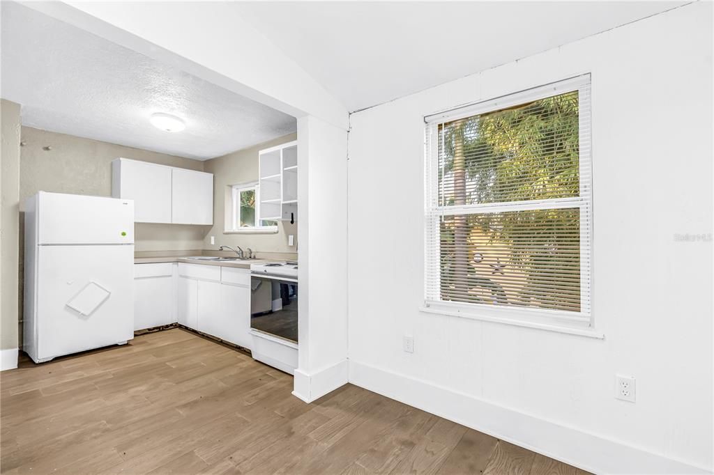 For Sale: $700,000 (5 beds, 0 baths, 1988 Square Feet)