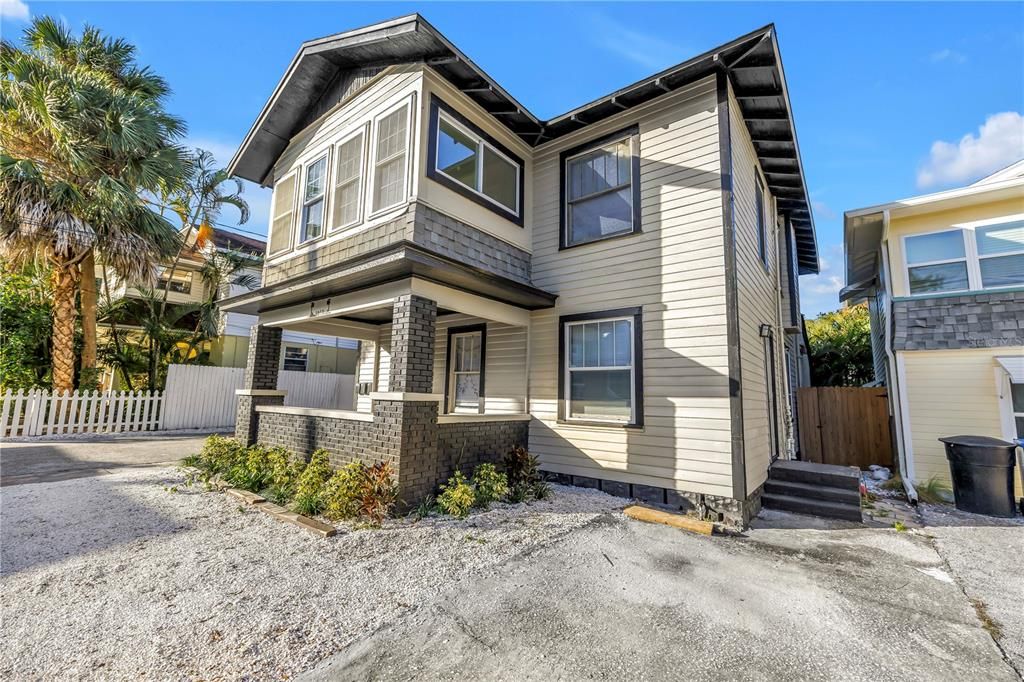 For Sale: $700,000 (5 beds, 0 baths, 1988 Square Feet)