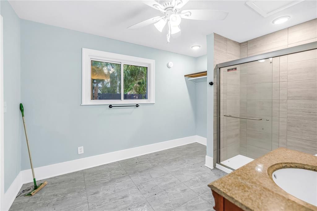 For Sale: $700,000 (5 beds, 0 baths, 1988 Square Feet)