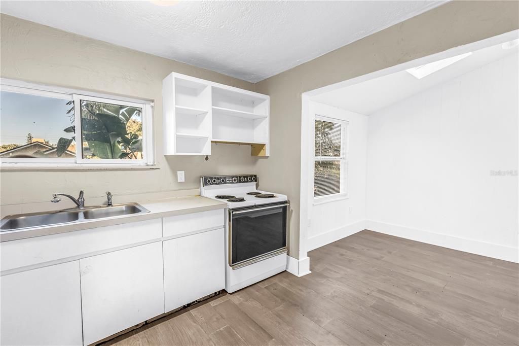 For Sale: $700,000 (5 beds, 0 baths, 1988 Square Feet)