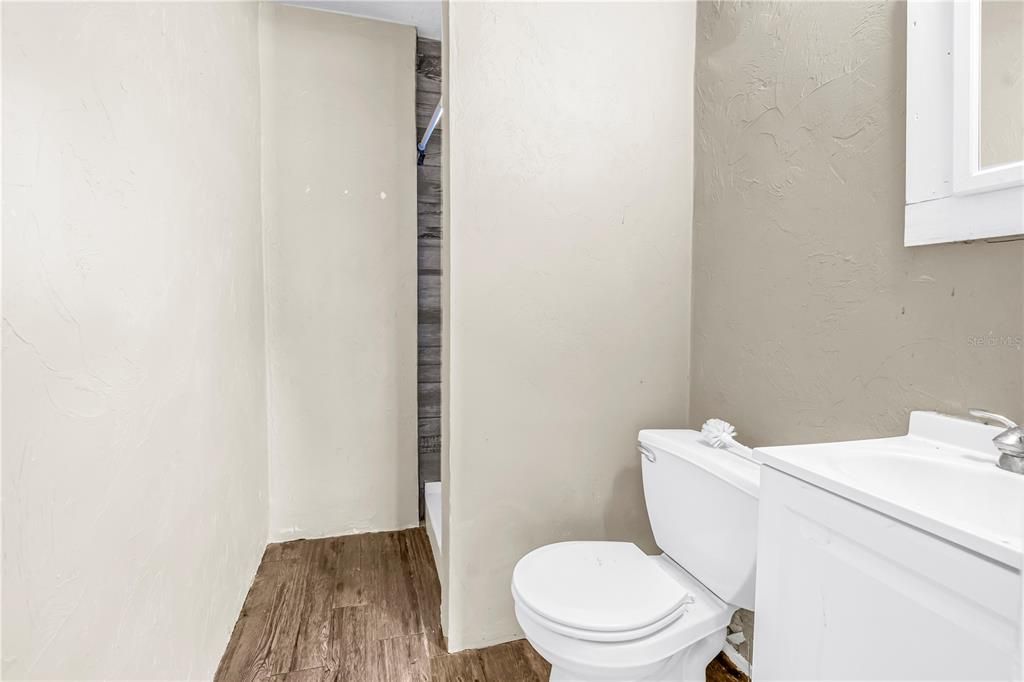 For Sale: $700,000 (5 beds, 0 baths, 1988 Square Feet)