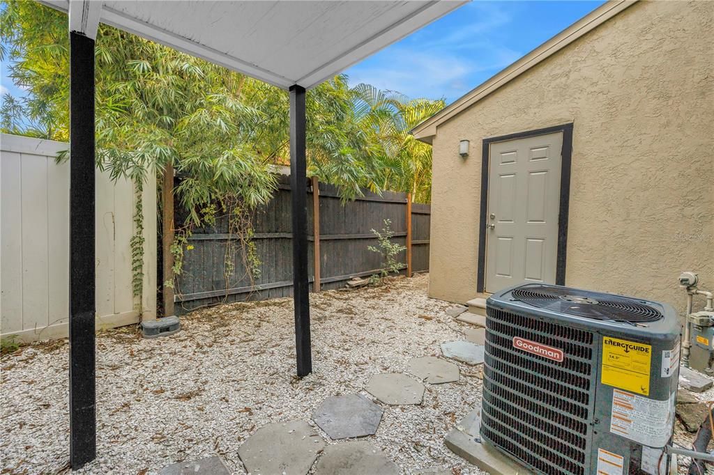 For Sale: $700,000 (5 beds, 0 baths, 1988 Square Feet)