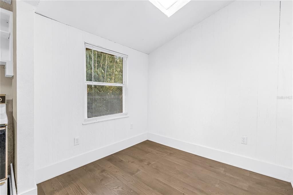 For Sale: $700,000 (5 beds, 0 baths, 1988 Square Feet)